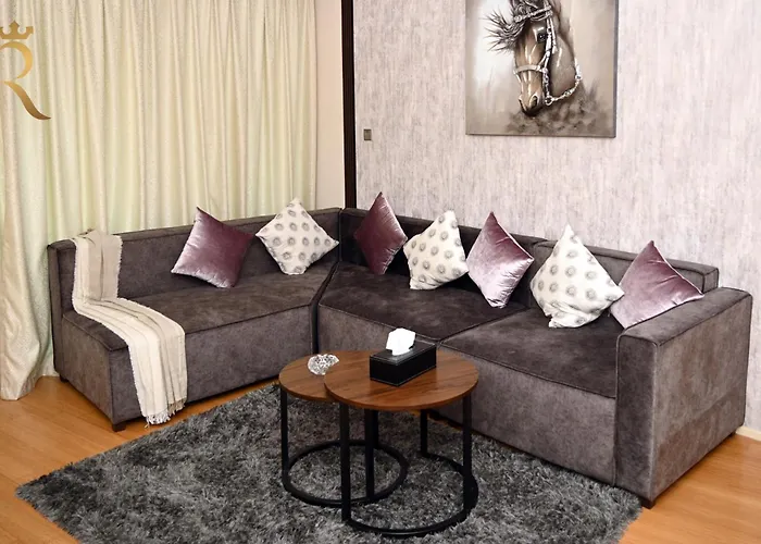 Your 2Br Luna Retreat With Beach Access In Al Rahba