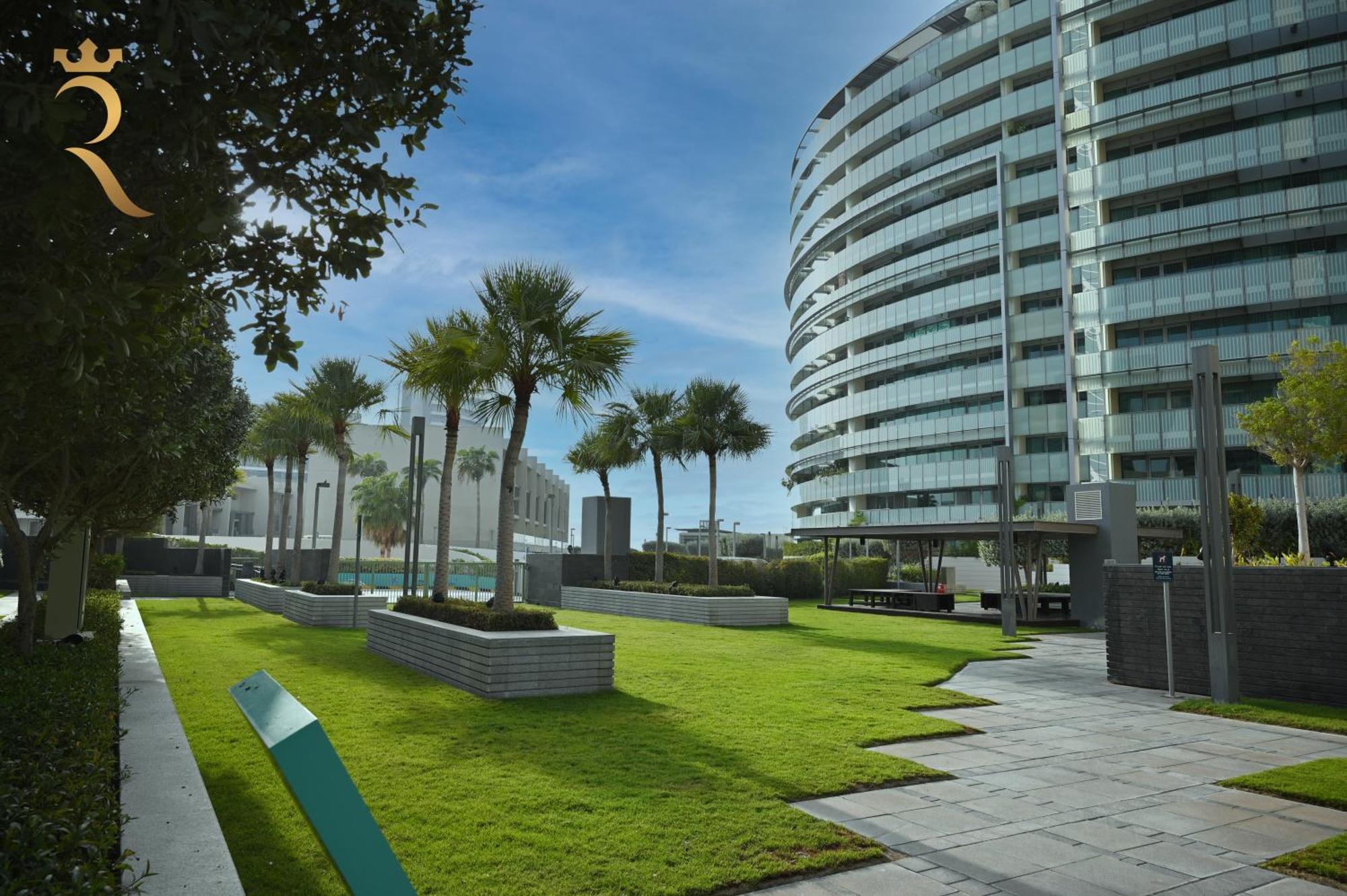 Your 2br Luna Retreat With Access In Al Rahba