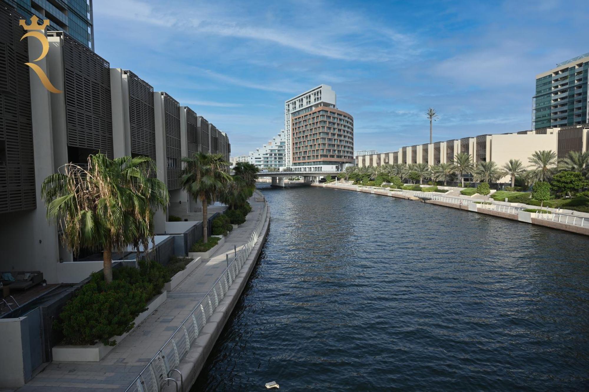 Your 2br Luna Retreat With Access In Al Rahba
