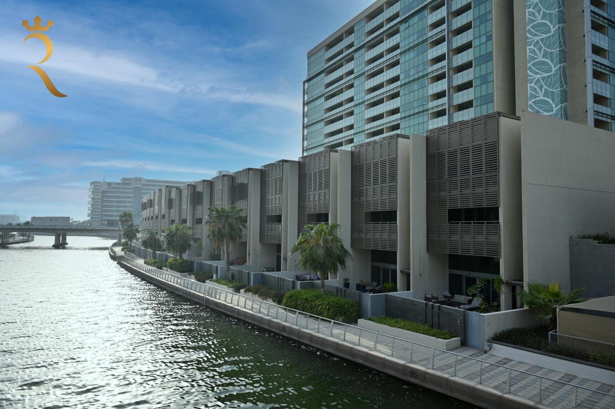 Your 2br Luna Retreat With Access In Al Rahba