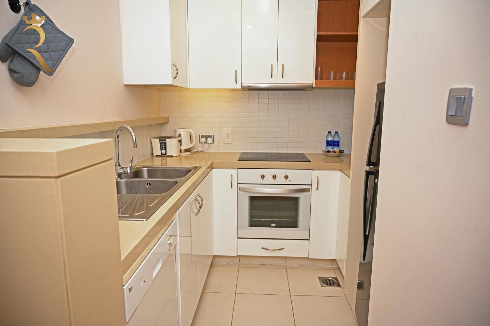 Your 2br Luna Retreat With Access In Al Rahba *