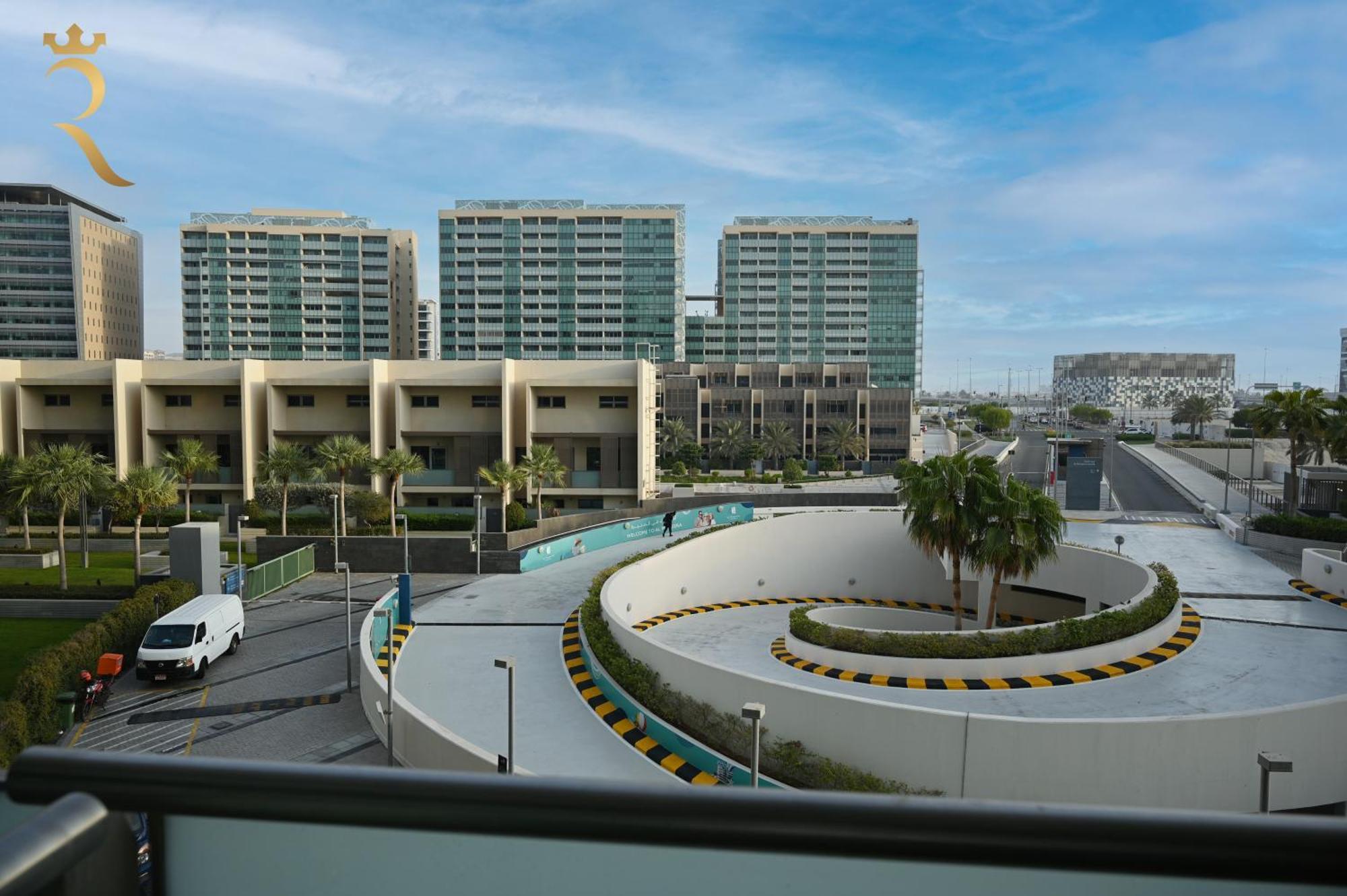 Your 2br Luna Retreat With Access In Al Rahba